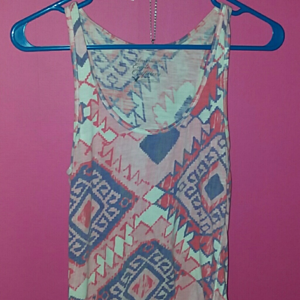 Cute tangtop and comes with a free scrunchie